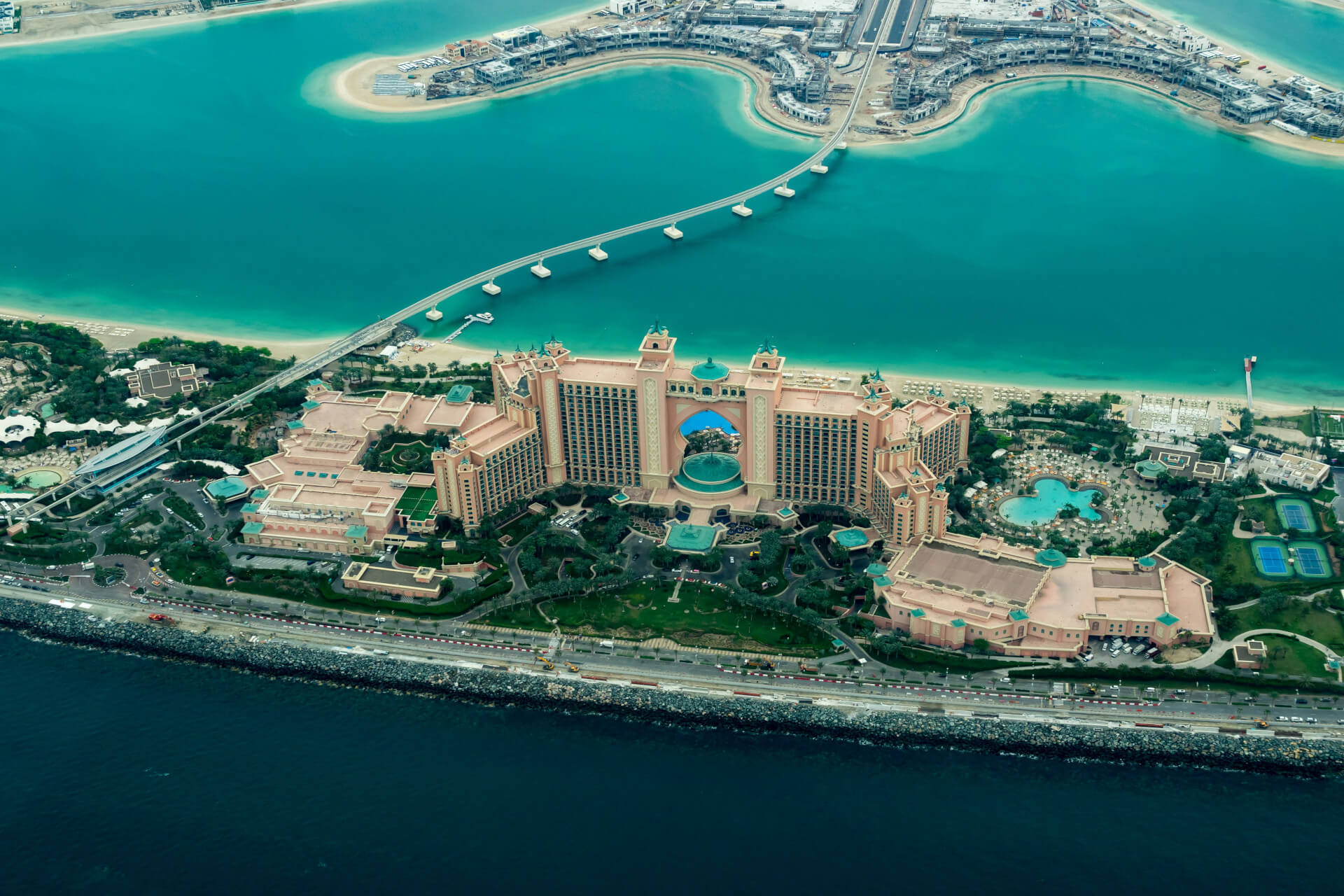 An arial view of Atlantis hotel in Dubai