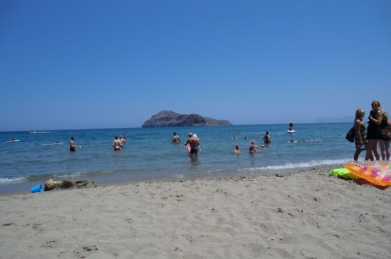 Agii Theodori, off Platanias