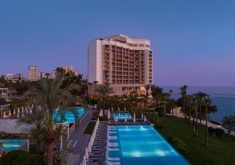 Akra Hotel