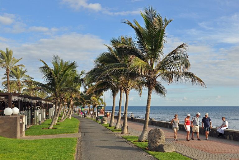 Meloneras promenade